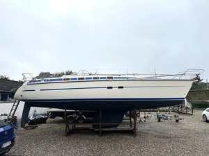 Bavaria 370
